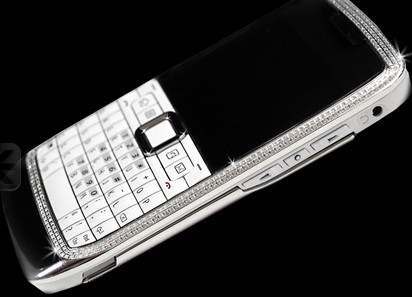 Stuart Hughes Nokia E71 Diamond részletes specifikáció